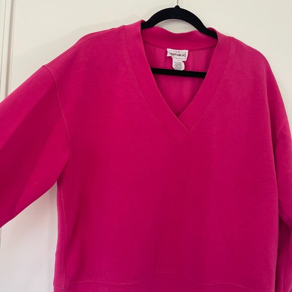 For The Republic Magenta V-Neck Long Sleeve Pullover Sweater Women's Size Large - Picture 2 of 6